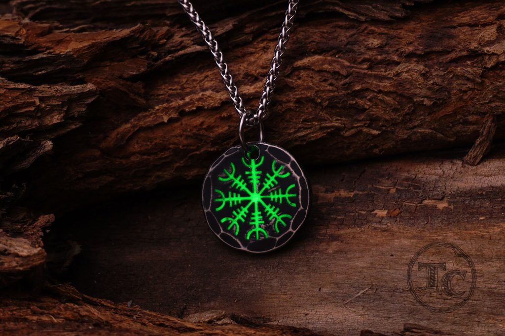 Kaulakoru Aegishjalmur Hehku Jade