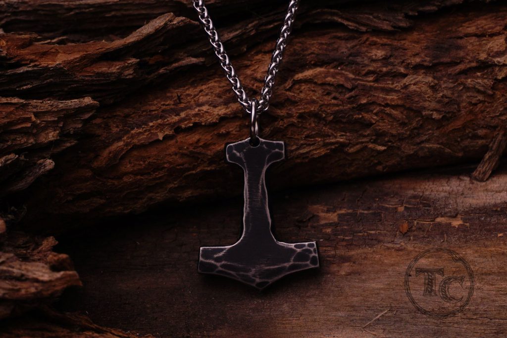 Kaulakoru Mjölnir, iso