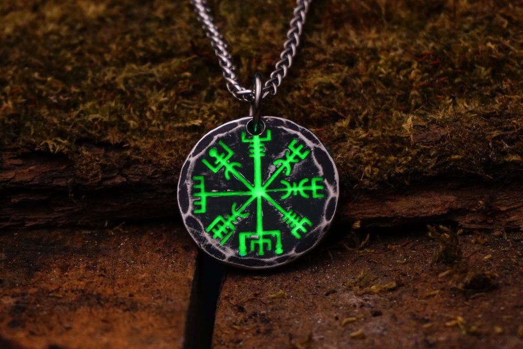 Kaulakoru Vegvisir Jade Hehku
