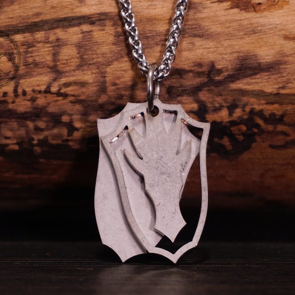 Kaulakoruaihio, Lohikäärme Pieni